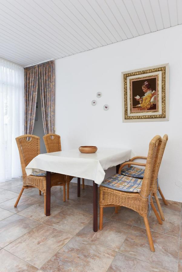 Ferienhaus Nordwind Bensersiel Esterno foto